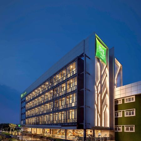 Ibis Styles Jakarta Sunter Extérieur photo