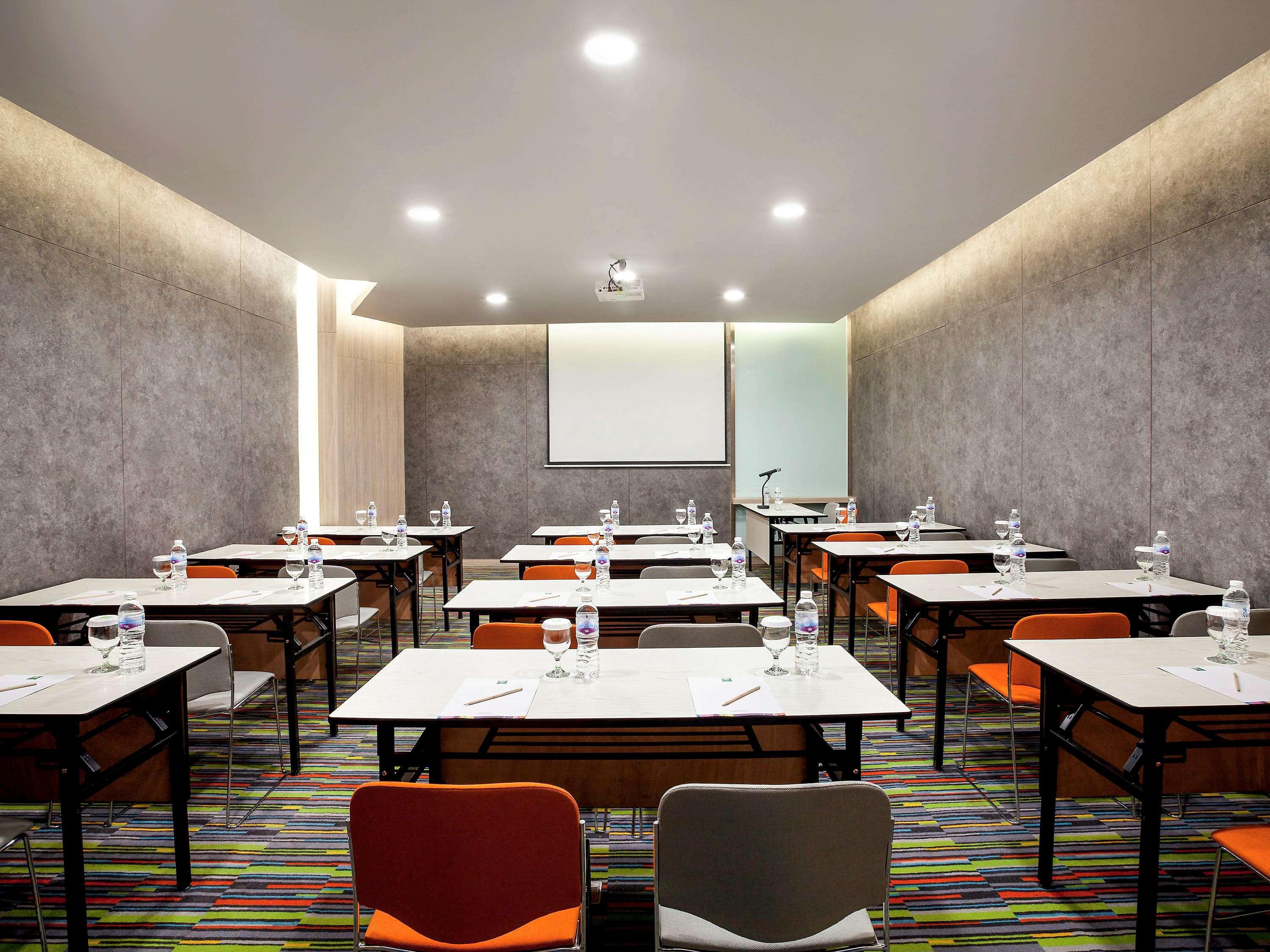 Ibis Styles Jakarta Sunter Extérieur photo