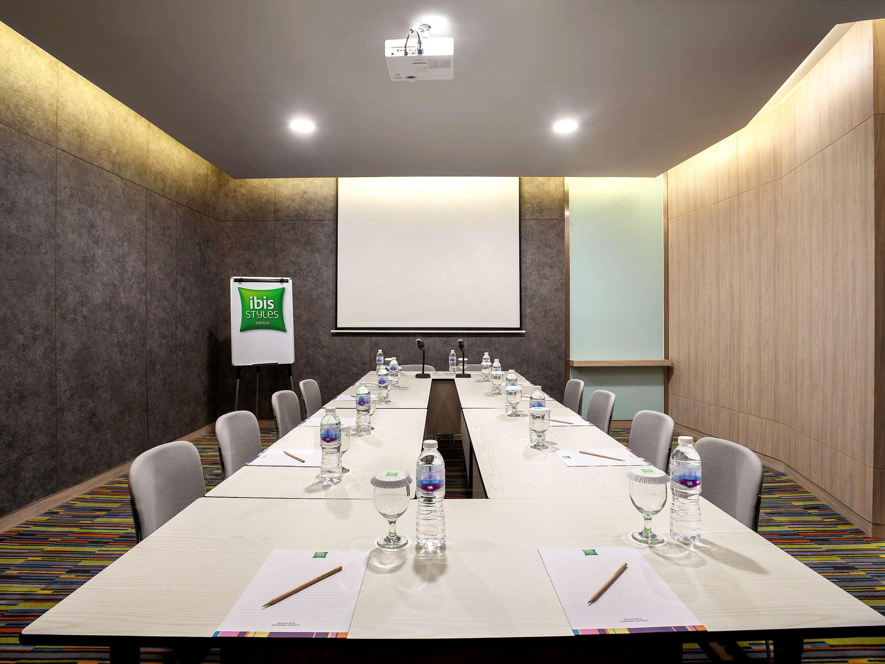Ibis Styles Jakarta Sunter Extérieur photo